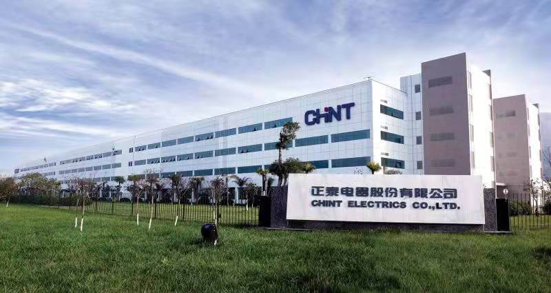 2021年12月3日正泰電器股份有限公司風淋室安裝實拍